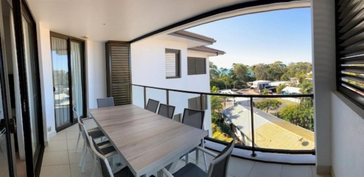 Grand Mercure Allegra Hervey Bay Extérieur photo A balcony