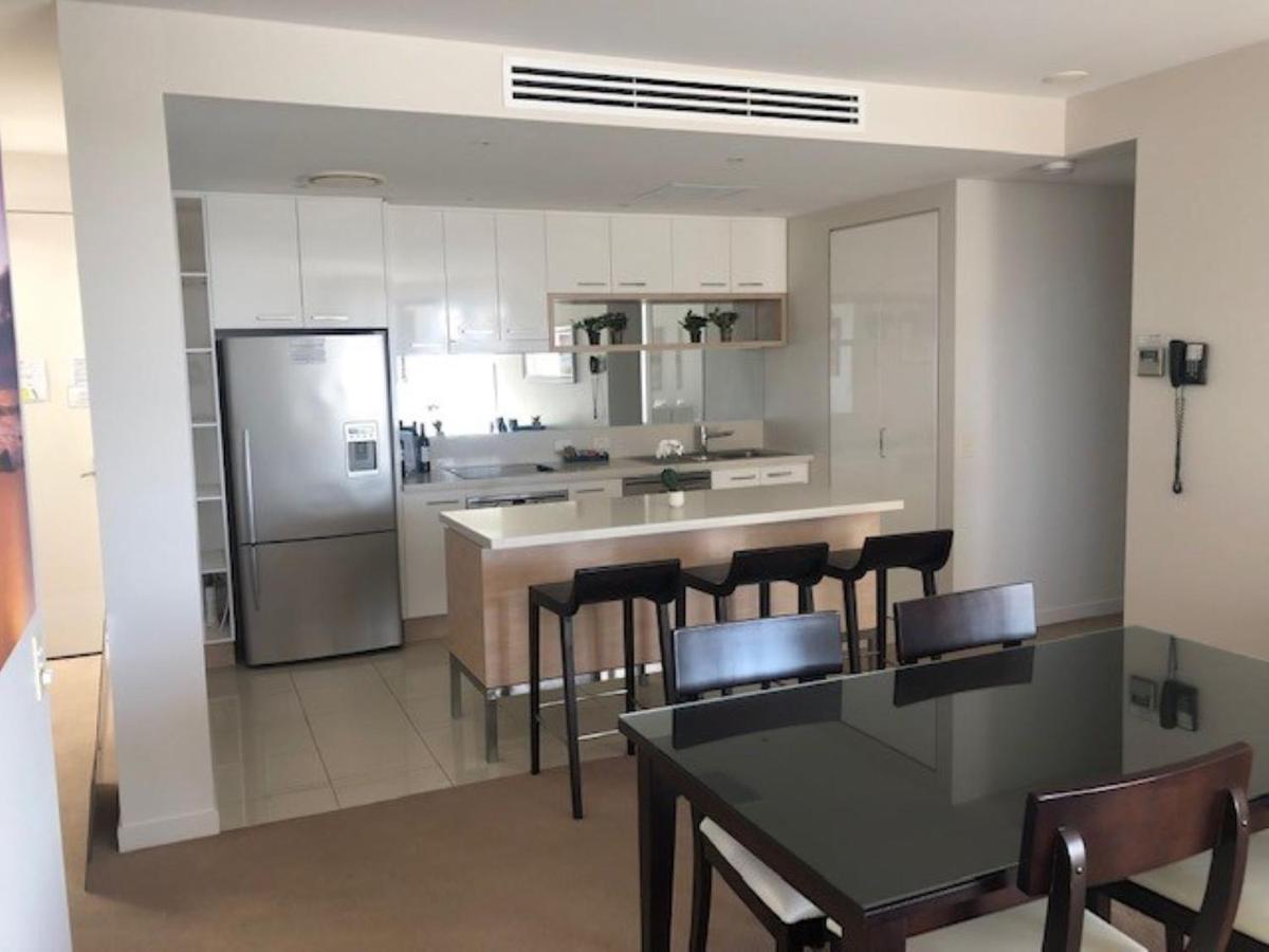 Grand Mercure Allegra Hervey Bay Extérieur photo A kitchen in a typical apartment