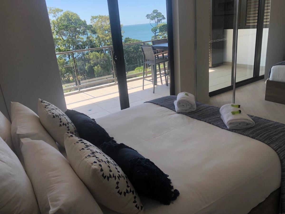 Grand Mercure Allegra Hervey Bay Extérieur photo A bedroom at the resort