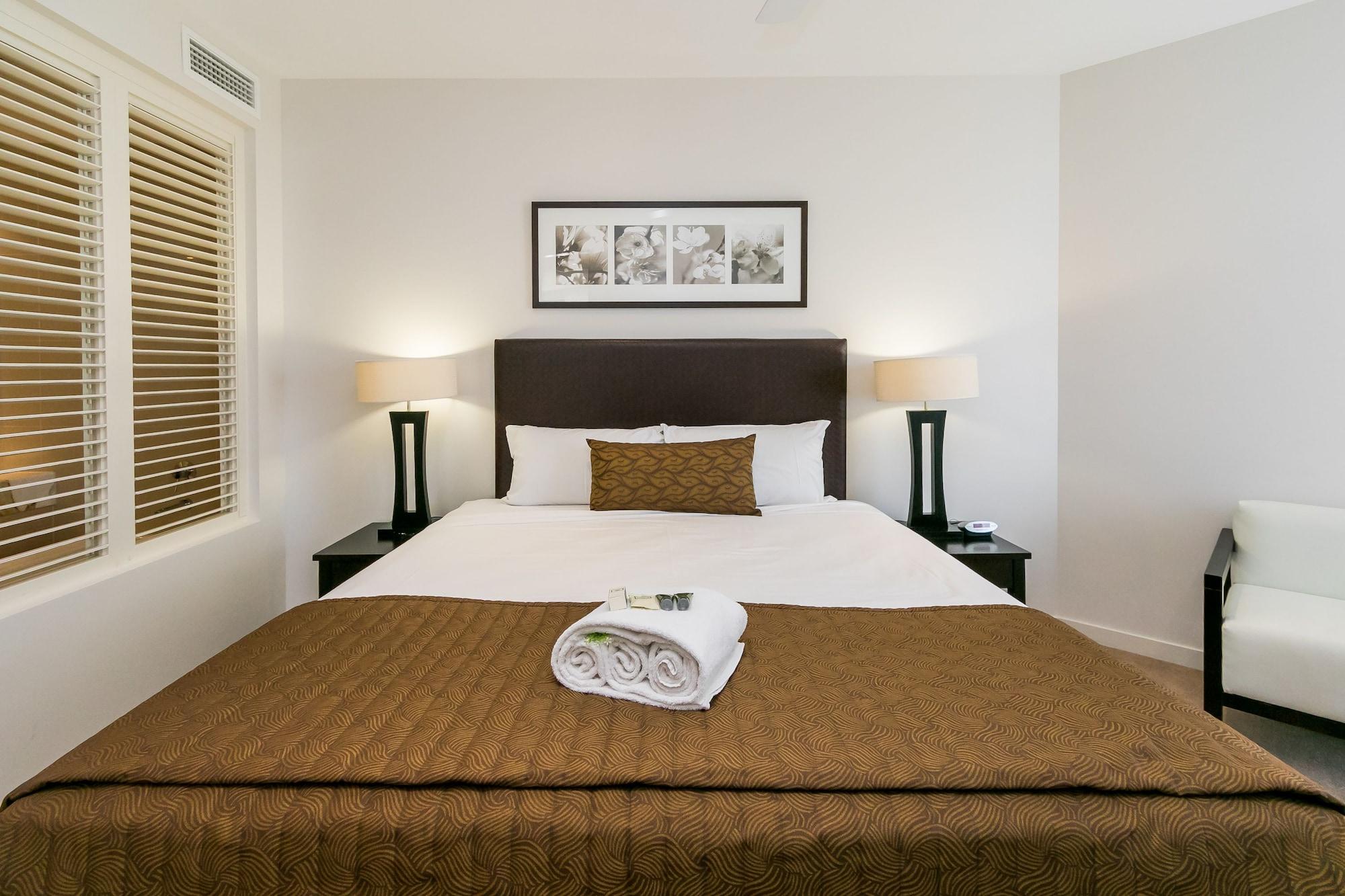 Grand Mercure Allegra Hervey Bay Extérieur photo A bedroom at the hotel