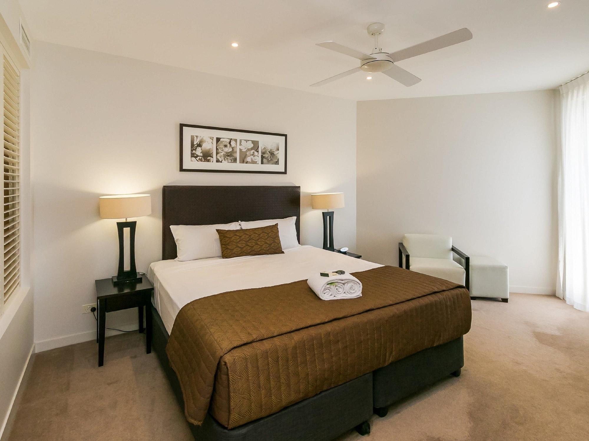 Grand Mercure Allegra Hervey Bay Extérieur photo A bedroom at the hotel