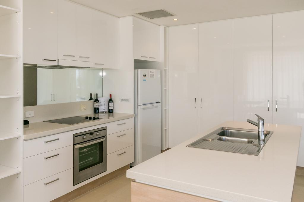 Grand Mercure Allegra Hervey Bay Extérieur photo A modern Australian kitchen