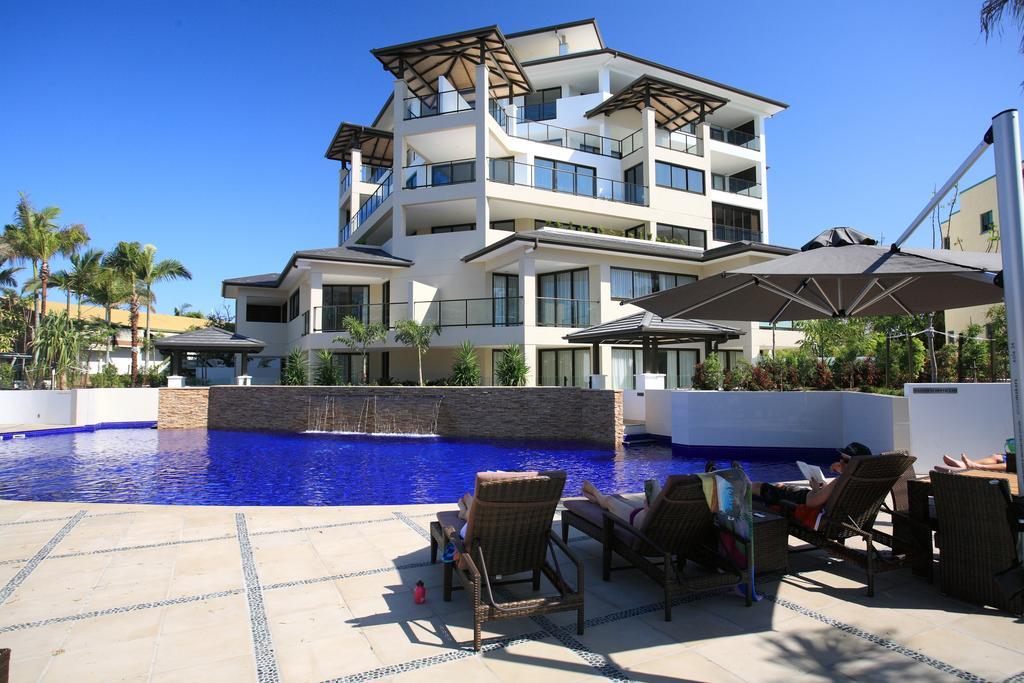 Grand Mercure Allegra Hervey Bay Extérieur photo The pool at the Mantra on Saltwater Island
