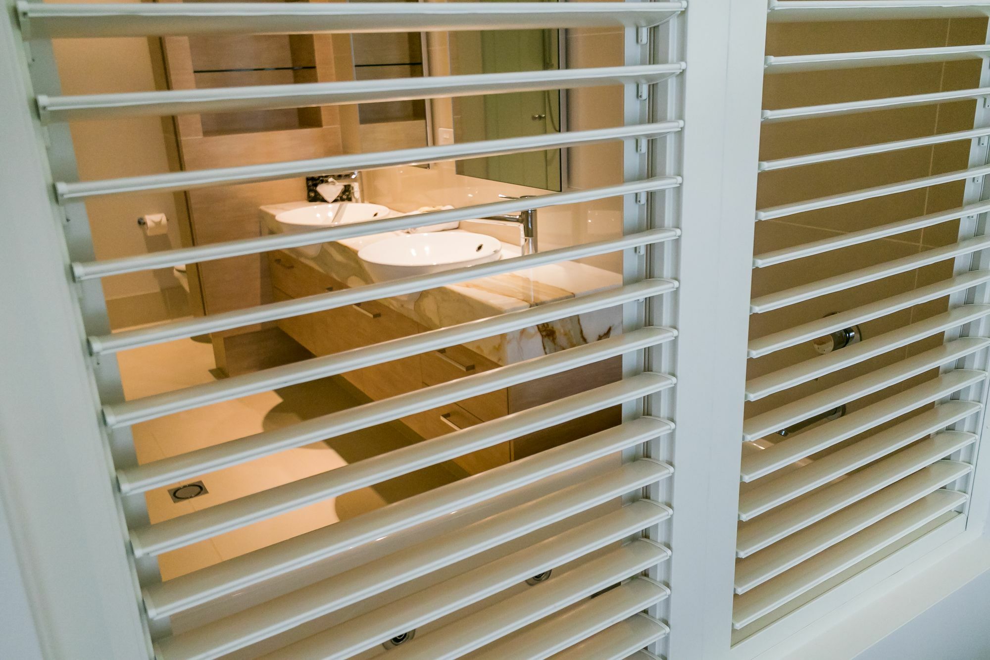 Grand Mercure Allegra Hervey Bay Extérieur photo A window shutter